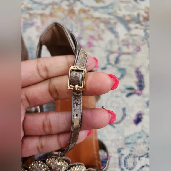 Vince Camuto Leather Glam Details, Sandals and Flip Flops, sz 9 - Picture 3 of 13